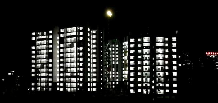 東蘭縣移民安置小區(qū)(EPC)項(xiàng)目夜景。李樂 攝.png